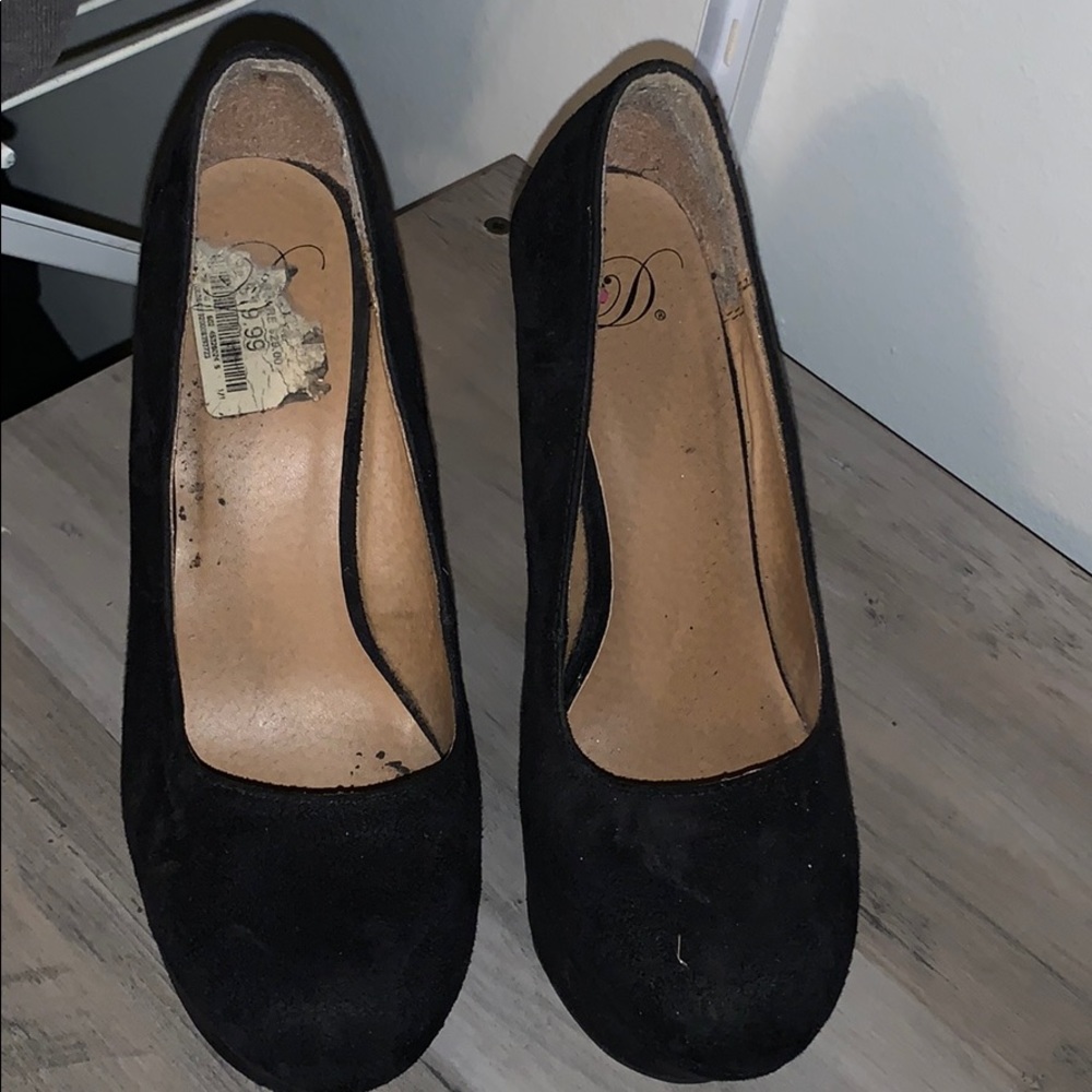 Shoes - Picture 2 of 2